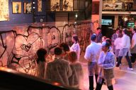 Vue d’ensemble d’un mur graffiti en cours de réalisation lors d’un atelier MadCityZen. | © MadCityZen